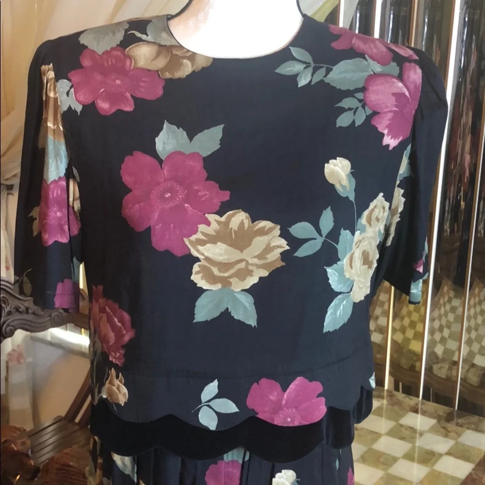 2-pc Black/Burgundy Floral CASUAL CORNER Dress Set